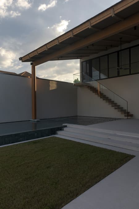 Baan Tectonix House